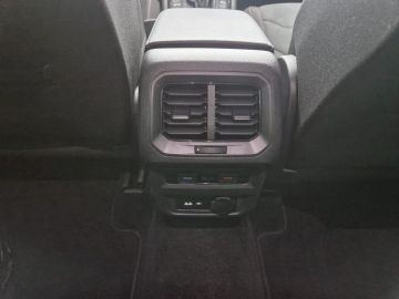 Car image 32