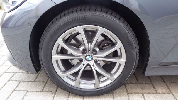 BMW 320d Touring xDrive 140 kW image number 46