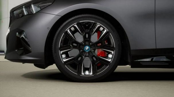 BMW i5 442 kW image number 12