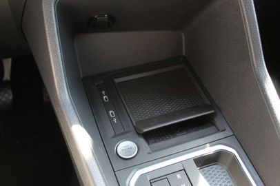 Car image 36