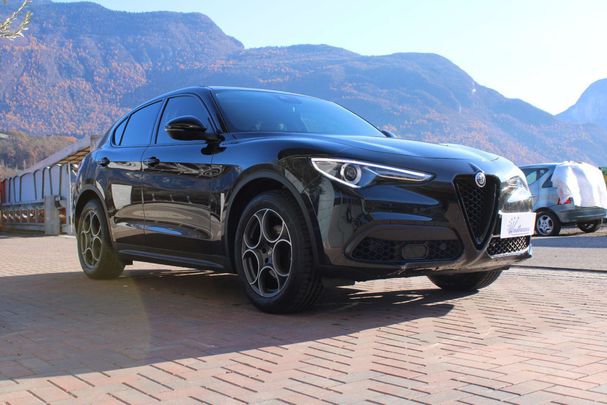 Alfa Romeo Stelvio 2.2 Diesel 118 kW image number 2