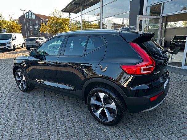 Volvo XC40 T2 Core 95 kW image number 5