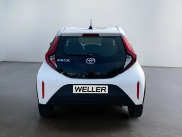 Car image 4