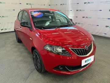 Car image 3