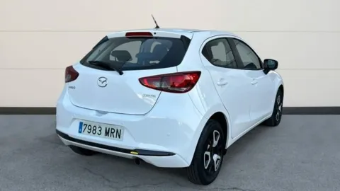 Car image 3