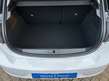 Car image 36