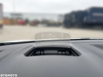 Car image 34