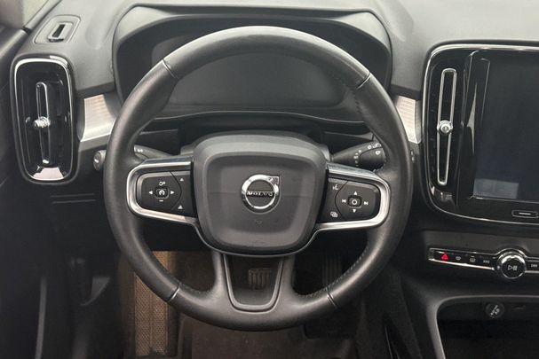 Volvo XC40 T4 Momentum 140 kW image number 13