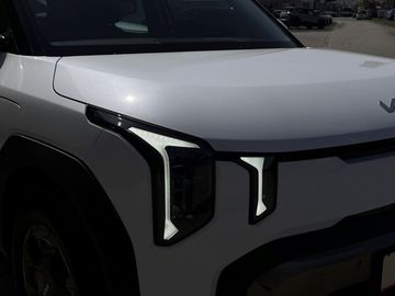Car image 33