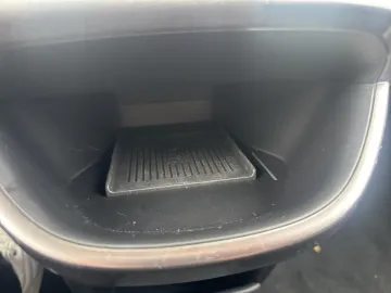 Car image 29