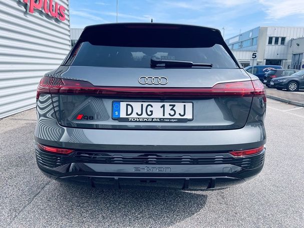 Audi Q8 55 quattro e-tron S-line 300 kW image number 3