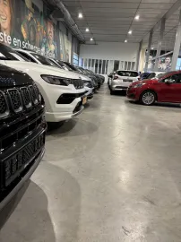 Car image 38
