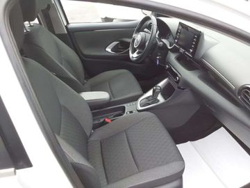 Car image 10