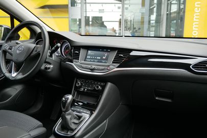 Car image 8