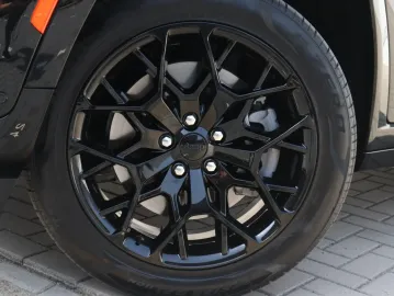 Car image 32
