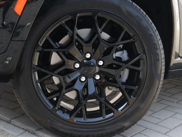 Car image 32