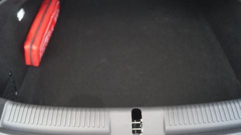 Car image 37