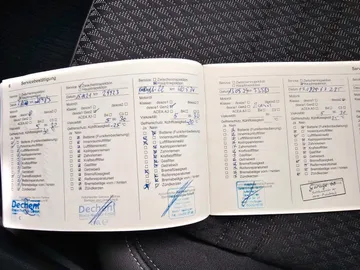 Car image 26