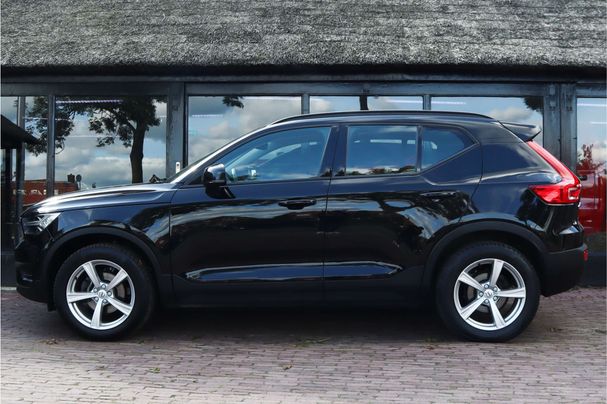 Volvo XC40 1.5 T2 Momentum 95 kW image number 7