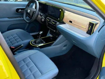 Car image 21