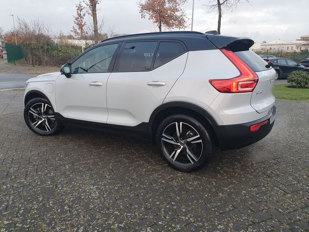 Volvo XC40 R Recharge T4 Design DKG 155 kW image number 6