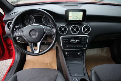 Car image 32