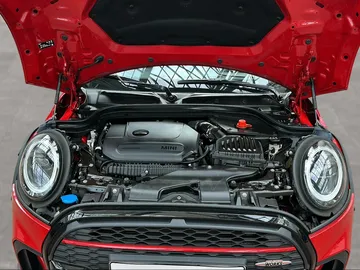 Car image 19