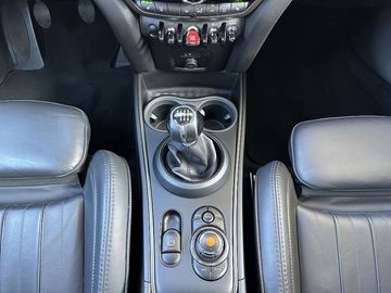 Car image 32