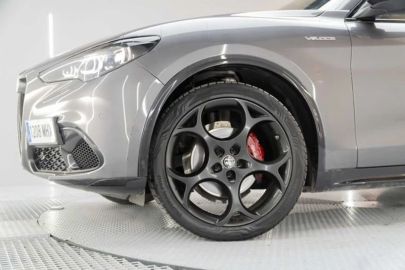 Car image 24