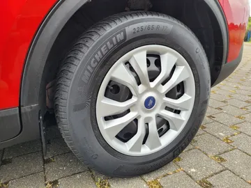 Car image 38