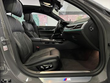 Car image 36