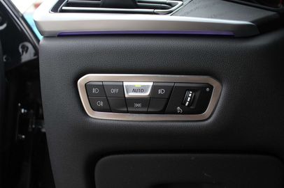 Car image 36