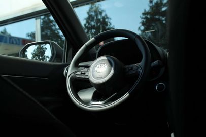 Car image 26