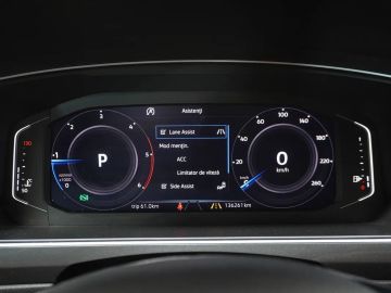 Car image 37