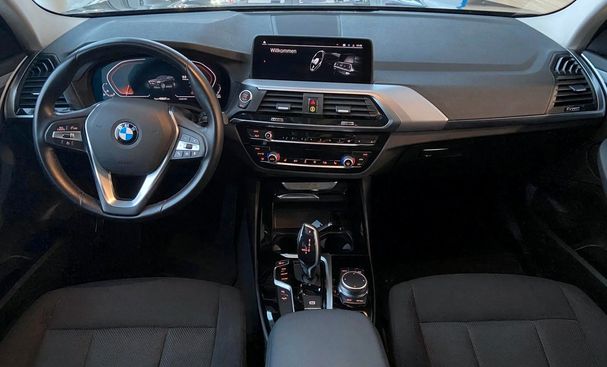 BMW X3 xDrive20i 135 kW image number 6