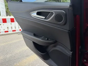 Car image 28