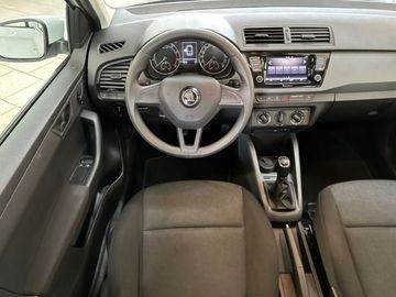 Car image 17