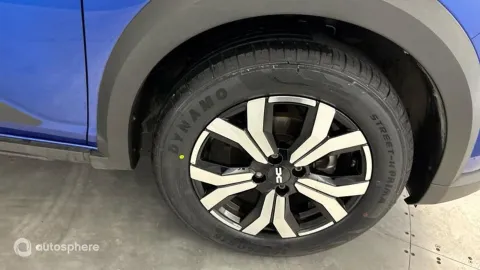 Car image 20