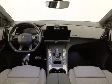 Car image 32
