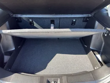 Car image 44