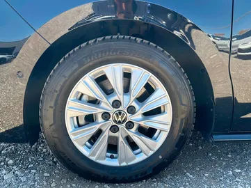 Car image 31