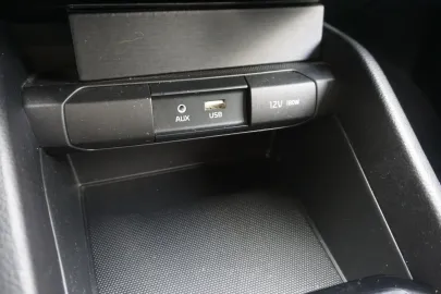 Car image 29
