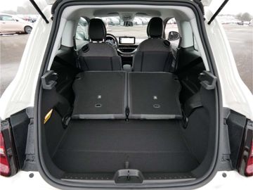 Car image 37