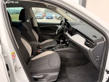 Car image 24