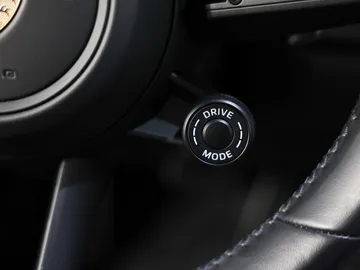 Car image 32
