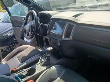 Car image 32