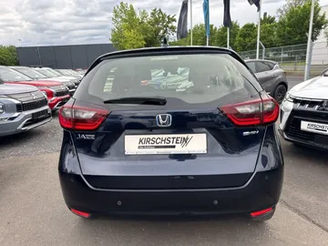 Car image 32