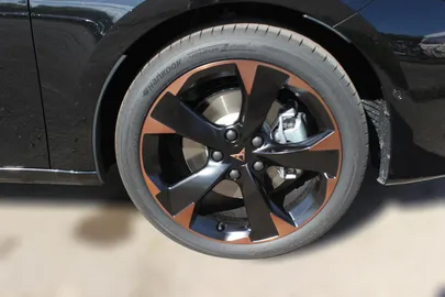 Car image 24