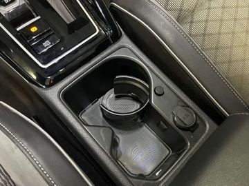 Car image 32