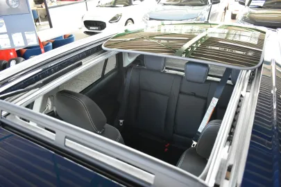 Car image 29